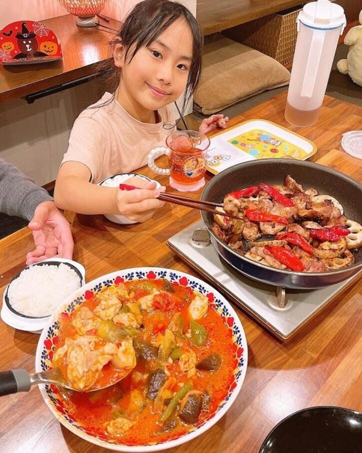  みきママ、炊飯器で作った一品を公開「ご飯にザブザブかけて食べていました！」 