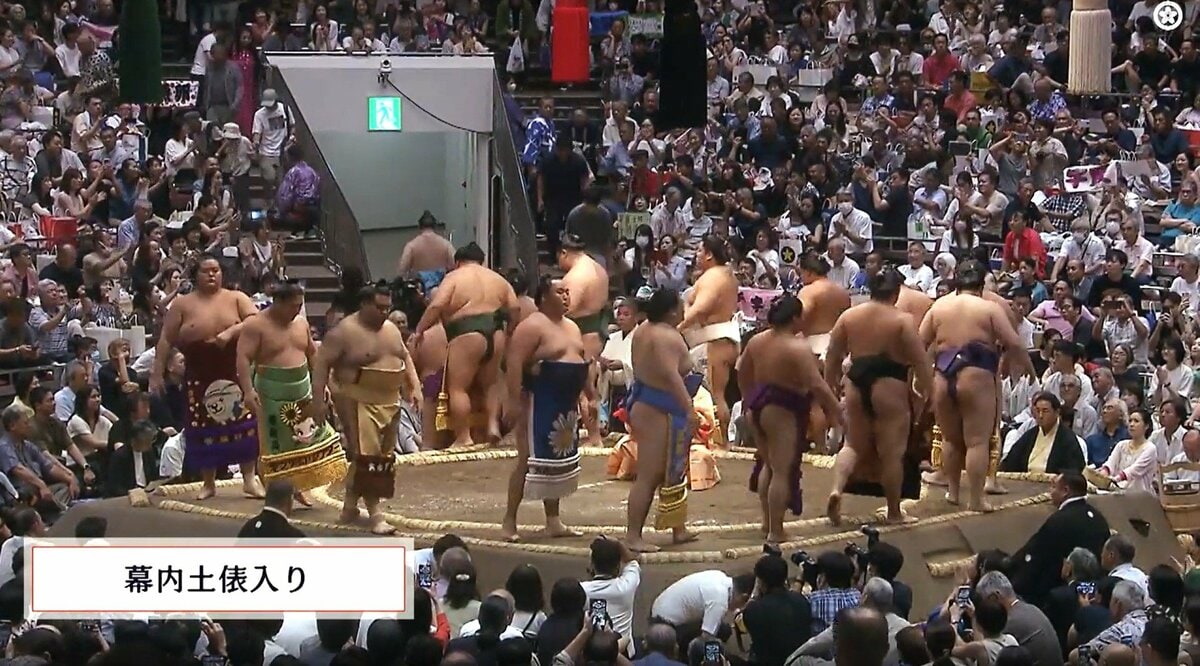 【写真・画像】「有名タレントの名前が!」人気力士の化粧まわしに「インパクトありすぎ」ネット騒然 3枚目 | 大相撲 | ABEMA TIMES ...