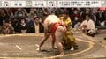「珍しい光景です」行司のまわし待ったに“ザワザワ…”館内騒然　貴重なシーンに相撲ファン「見られたの嬉しすぎる」「ハラハラした」