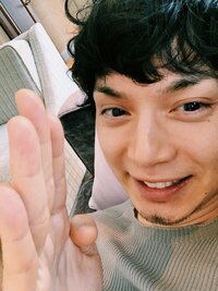 水嶋ヒロ、市川海老蔵と同じポーズで自撮りし「怒られるかな」