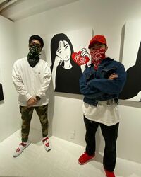 佐野玲於＆関口メンディー、アーティスト・KYNEとの2ショットをそれぞれ公開