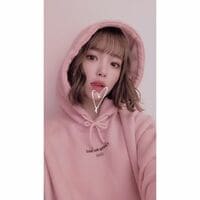 藤田ニコル、ペロッとキュートなパーカー姿に称賛の声「めちゃめちゃ似合ってます」「世界一かわいい」