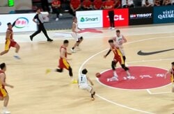 中国選手が大混乱！日本代表PGの“神パス”が脚光「味方同士でぶつかってるやん」「ここしかないコース」【バスケW杯予選】