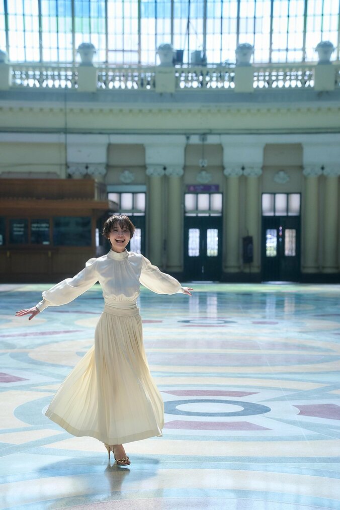 渡邊渚、“ありのままの姿“を収めた1st写真集『水平線』が発売決定 初挑戦カットも 5枚目