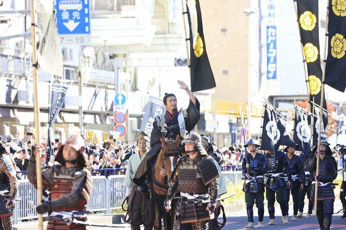 “信長”木村拓哉、伊藤英明と「ぎふ信長まつり」参戦「皆の者、出陣じゃ！」 3枚目