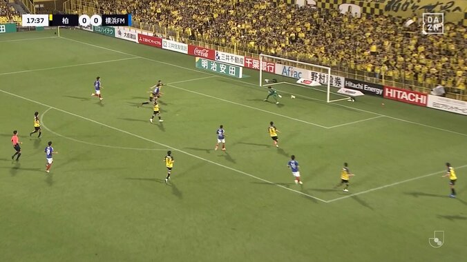 物議を醸す判定！「これでゴール取り消し？」先制弾がVAR介入で幻に「敵ながらそのジャッジは可哀想」 4枚目