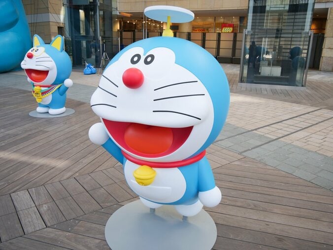 【写真・画像】巨大ドラえもんバルーンと等身大ドラえもん56体が東京に出現！「渋谷も、六本木も、ドラえもんだらけ！」会場レポート　4枚目