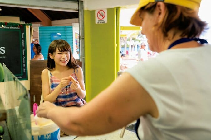 ウエディングドレス姿も披露！秋元真夏ファースト写真集の先行カットが公開 4枚目