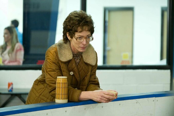 我が子をブラシで殴り、椅子を蹴り倒す…「アイ,トーニャ」より鬼母のしつけ映像が解禁 1枚目