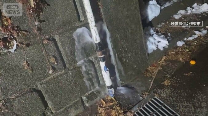 寒波の影響で水道管が“破裂”復旧めど立たず…静岡・伊東市“大規模断水” 1枚目