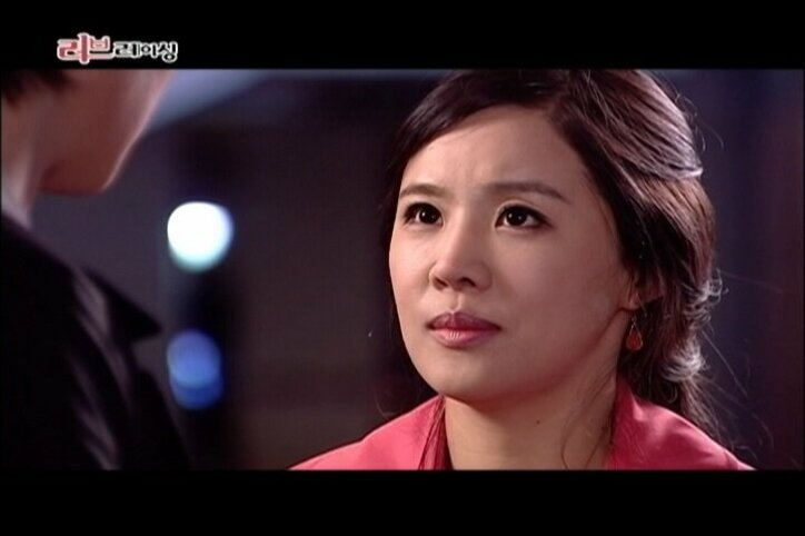 ソン・ジュンギデビュー作！美しきレースクイーンたちによる異色のセクシーラブコメ『ラブ・レーシング』