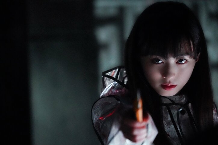 福原遥が杉野遥亮の首にカッターナイフをあてて…『羊とオオカミの恋と殺人』より場面写真到着