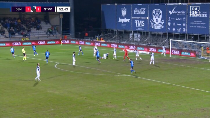 【写真・画像】FW愕然！小久保玲央ブライアンの“横っ飛び”スーパーセーブに称賛の声 味方DFも捨て身ブロック「よく守っている」　1枚目