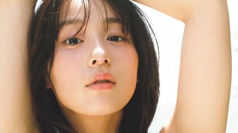 今年3月デビューの新星 高野真央が“ポテンシャル”発揮のグラビア 『週プレ』3度目の登場