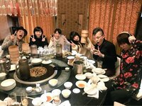 もえのあずき、大食いメンバーと“洗面器みたいに大きいせいろ”で中華食べ放題を楽しむ お店から「勘弁して」