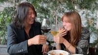 “結婚18年”岩堀せり&TAKURO 笑顔溢れる2ショット