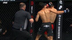 レフェリーが反則アピールをガン無視！ 直後に戦意喪失の衝撃KO「アピールしすぎ」放送席から苦言も