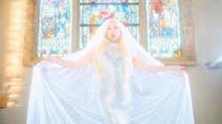 アレン様、初のエッセイ本が来年1月発売 圧巻の撮り下ろしグラビアも「注目して頂きたいザマス」