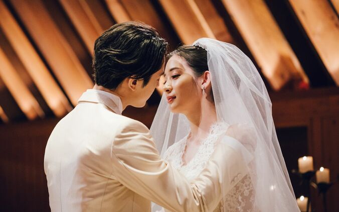 足立梨花、夫・塩野瑛久と結婚式でキス！美しすぎる誓いのシーンにスタジオ大興奮『私たち結婚しました2』第5話 6枚目