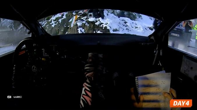 ギャラリー騒然！世界ラリーで「めちゃ滑ってる」 “予期せぬ事態”に観客慌てる…開幕戦で捉えたあわやの一幕 5枚目