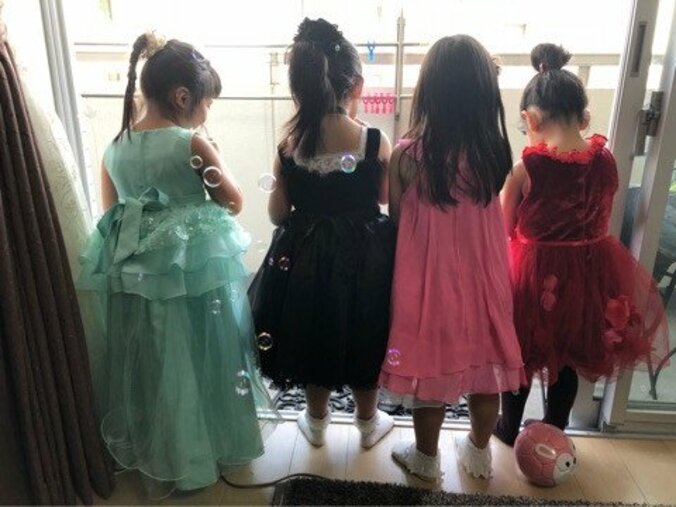 安藤美姫、娘・ひまわりちゃんがひな祭りでドレスアップ「可愛かった〜」とメロメロ 1枚目