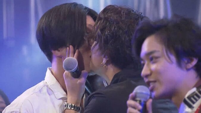 三浦翔平と早乙女太一が生放送でキス！「イケメンずラブ」と視聴者大興奮 4枚目