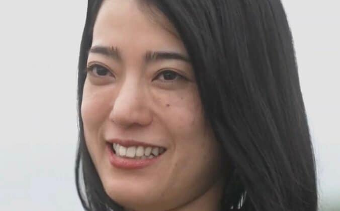 【写真・画像】有名格闘家の元パートナーの36歳シンママ美女「息子の幼稚園のママ友も見ているので」“初対面男性とのバックハグ＆鼻キス”を拒否　1枚目