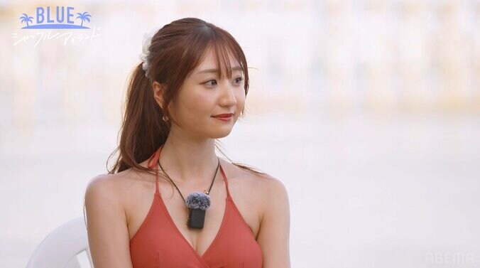 大塚愛似のスタイル抜群シンガーソングライター、ビキニ姿で海外で活躍するサッカー選手とセッション 3枚目