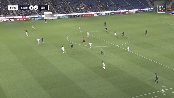 宇佐美貴史は「やっぱ次元違う」 途中出場で“40m級”ロングパス…鋭い弾道、圧巻の技術に「バケモンすぎる」 3枚目