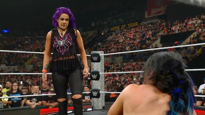 救出したライラにも怪しげな視線を送る