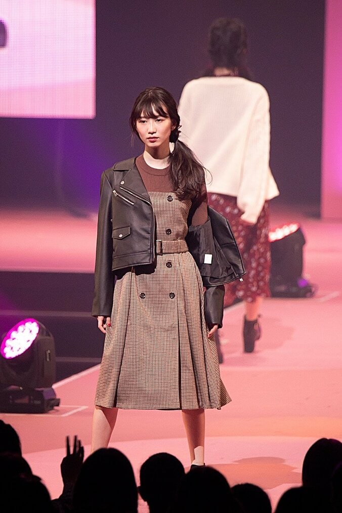 竹内涼真＆浜辺美波、新田真剣佑のサプライズ登場に大歓声！ -Seventeen 夏の学園祭2018【画像集】 8枚目