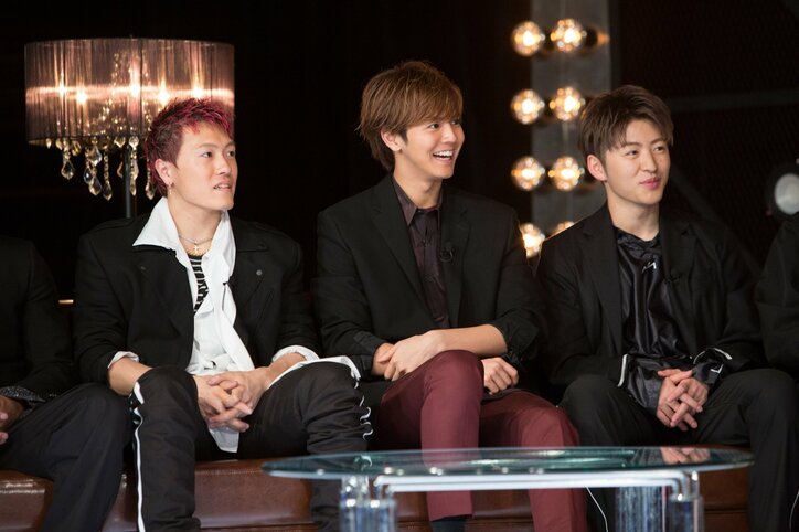 白濱亜嵐がEXILE黒木に馬乗りに！？ AbemaTVでガチ対決