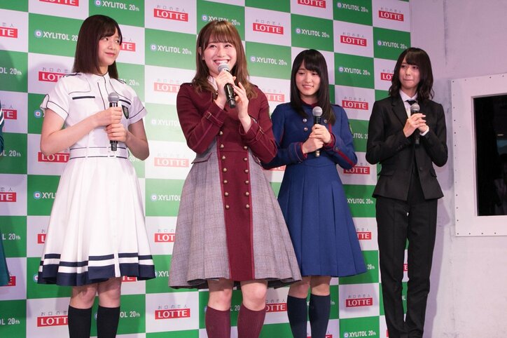 欅坂46の”ほんわかメンバー”が歴代衣装で登場! 佐藤詩織は”欅らしさ”全開のオリジナル服に身を包む