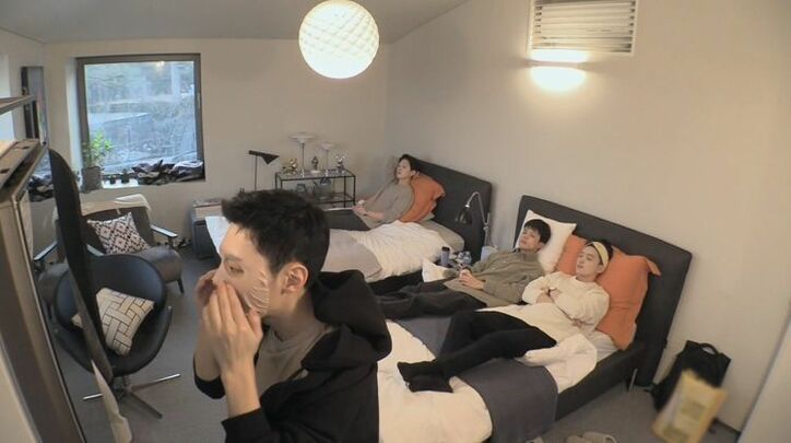 色気漂うタレ目美女の登場に男子たちが興奮…静かなシェアハウスに4人目の女子が入居