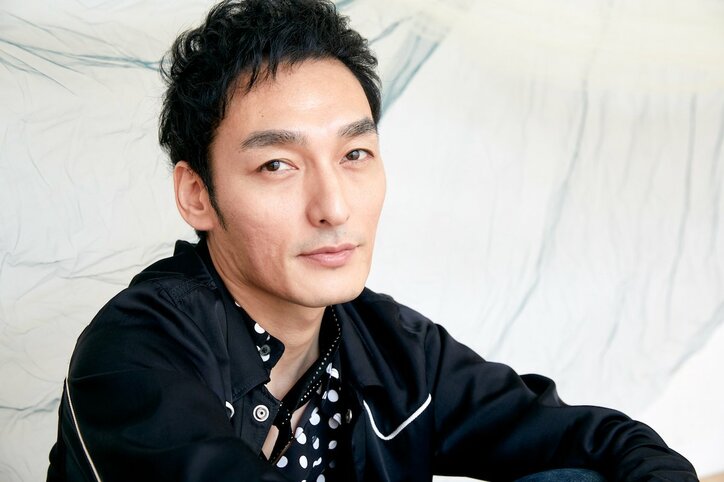 【画像】草なぎ剛＆中村倫也が“問題あり”の兄弟役で初タッグ 互いの印象は？『台風家族』インタビュー