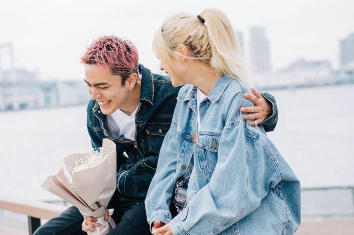 ブラジル出身肉食系モデル、朝倉未来発掘の金髪モデルとカップル成立で熱烈ハグ!涙で「めちゃくちゃ嬉しい」『花束オオカミ』最終回