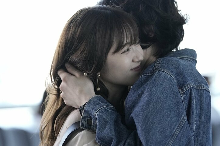 鈴木愛理と本田響矢が空港で何度もキス…！ついに両想いになった2人に視聴者「キュンキュンしすぎて叫んだ」「少女漫画かと思った」『ANIMALS-アニマルズ-』