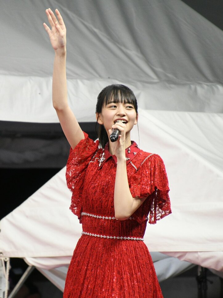 乃木坂46・4期生が初の『TIF』出演でフレッシュなパフォーマンス、清宮レイの”必殺技レイパンチ”に会場沸く