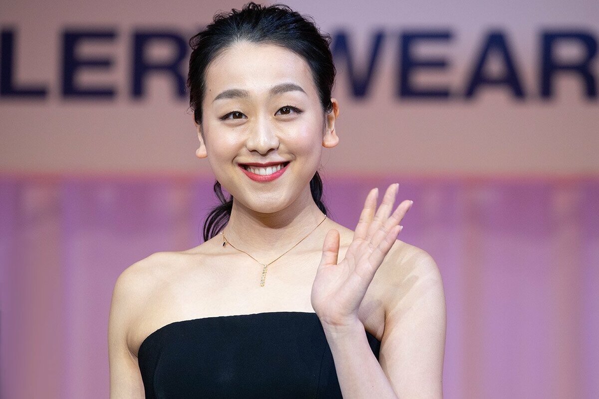 浅田真央、黒の肩出しドレスで大人の魅力振りまく「1人の女性として…」恋愛にも言及 | エンタメ総合 | ABEMA TIMES | アベマタイムズ