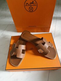 仁香『エルメスのサンダル』