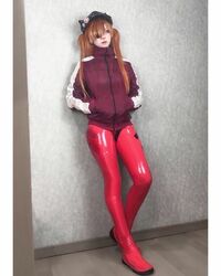 「本物のアスカやん」「超完璧」コスプレイヤー・プーチン、「エヴァ」アスカに扮したクールなジャージ姿に称賛続々