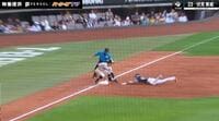 【映像】まじかよ！韋駄天・周東が刺された…！？日本ハム・伏見の“ドンピシャスロー”がカッコよすぎると話題