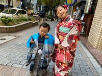 江原千鶴『お着物に着替えた2人』