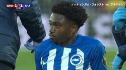 泣きそう…三笘の同僚ランプティが1か月半ぶりの復帰戦で無念の“即離脱”決定の瞬間　野戦病院ブライトン、前半だけで2人の負傷交代に「生気失ってる」