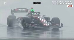 日本最速レース開幕戦で大波乱 SC先導も雨で赤旗「100km/h位でもハイドロする」1時間超中断→再開もアクシデント続出