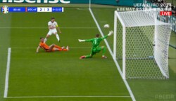 ファン・ダイクも欺いた！ オーストリア主将がニア上をぶち破る弾丸ショットを炸裂→伏兵をまさかの首位通過に導いた瞬間「コースを自分で作り出した」「シュートうますぎ」