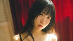 『佐久間宣行のNOBROCK TV』で一躍有名に 新居歩美が色気あふれるグラビア 『FLASH』登場