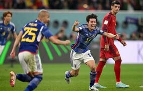 「W杯の論争」日本に敗れたスペインメディアが、VARの末認められた日本のゴールに言及「ボールは残っていたのか？」