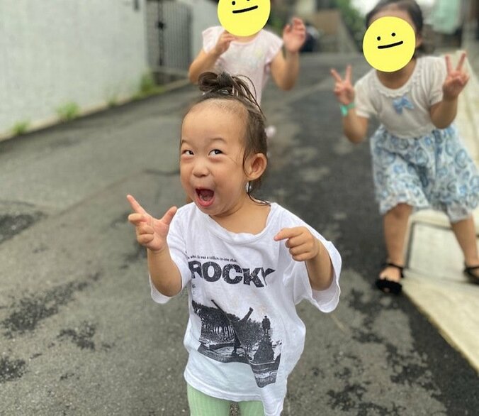 パンサー尾形の妻、夫に似ている娘の表情「可愛い」「そっくりですね」の声 1枚目