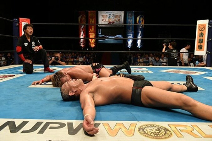 プロレス界の夏は最高気温を記録する！鈴木みのると死闘ドローのオカダ、G1決勝進出をかけケニー・オメガと対戦へ 1枚目